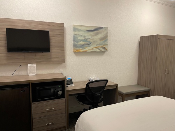 1 King Bed Nonsmoking (A Bldg.) Photo 2