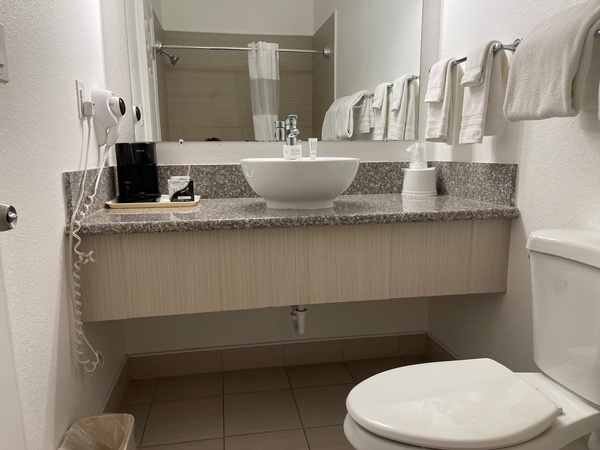 1 King Bed Nonsmoking (A Bldg.) Photo 3