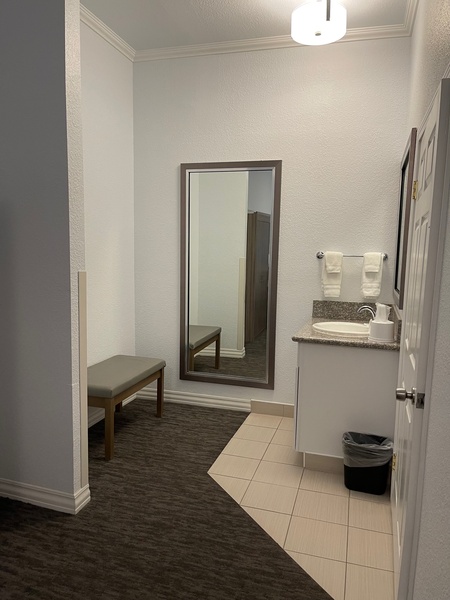 1 King Bed Nonsmoking (D Bldg.) Photo 3